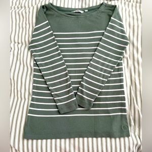 Vineyard Vines long-sleeve light green/white striped boatneck shirt. Size small.